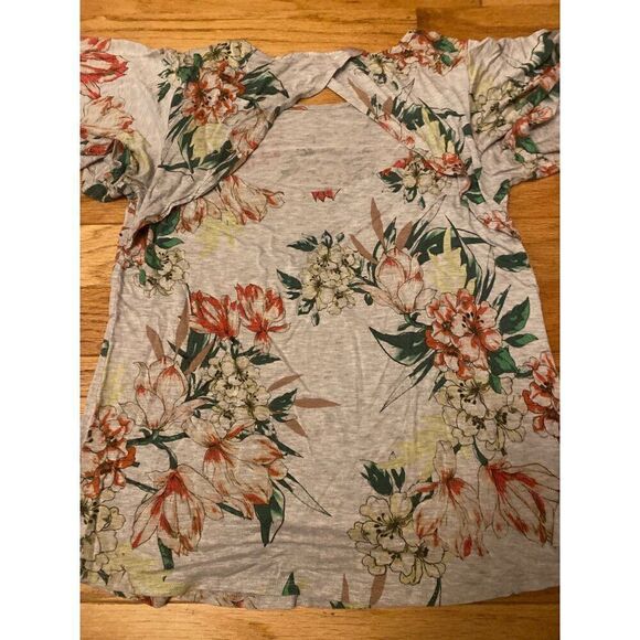 Cable & Gauge women's grey floral open back short sleeve casual top size large - Picture 3 of 8